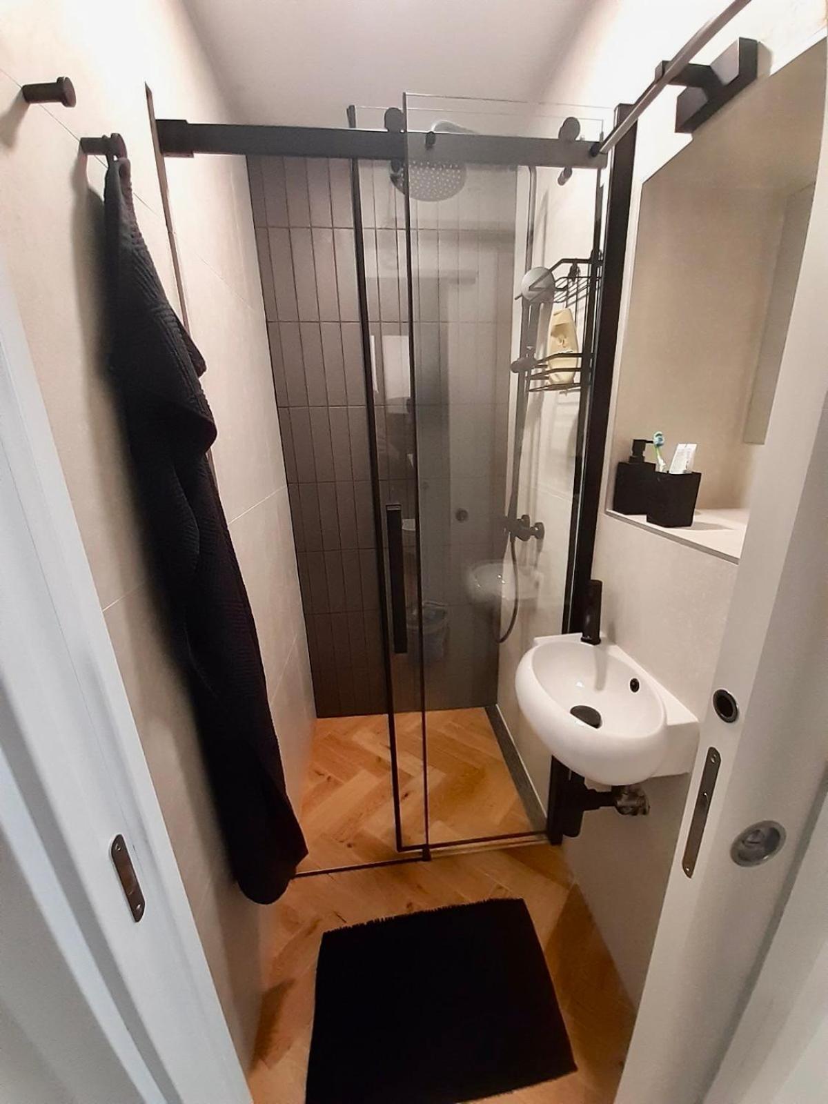 Gg Art Apartments III Любляна Екстериор снимка