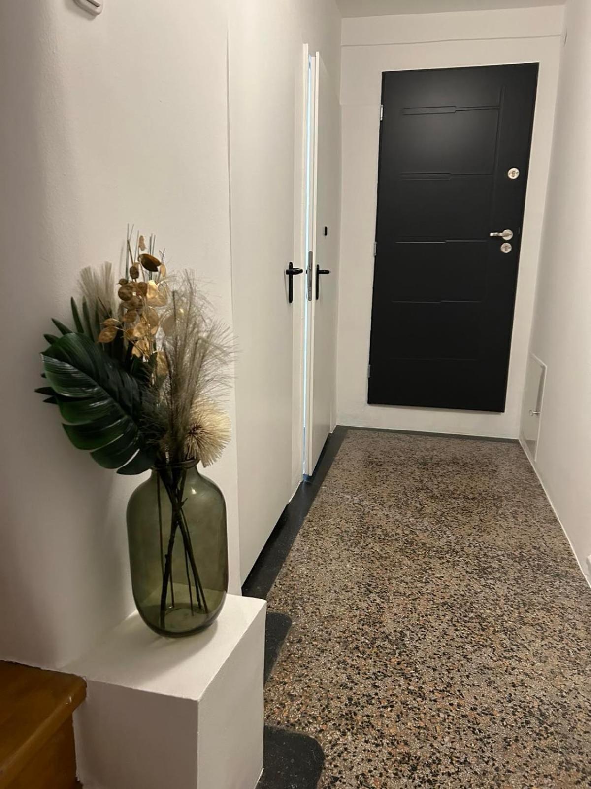 Gg Art Apartments III Любляна Екстериор снимка