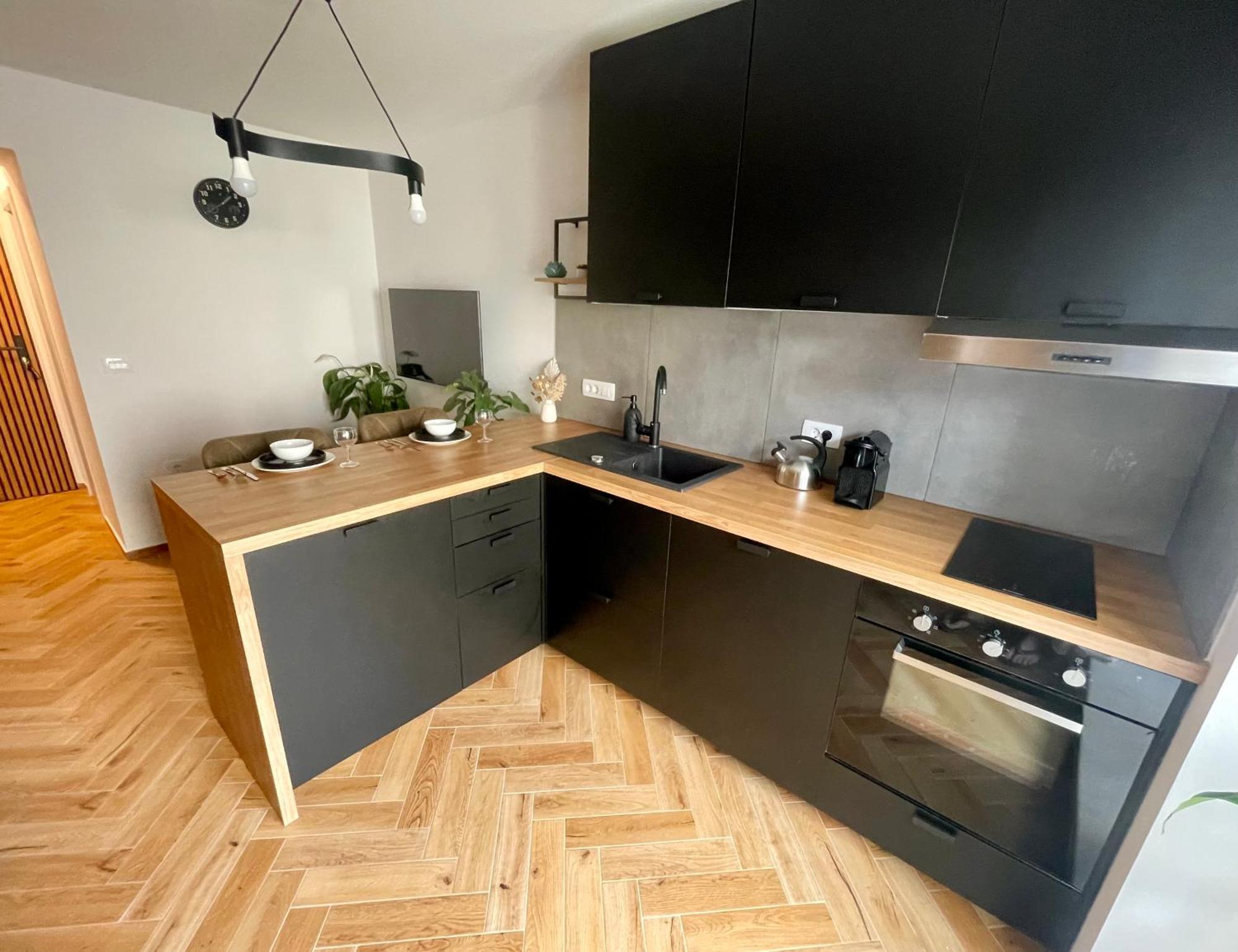Gg Art Apartments III Любляна Екстериор снимка