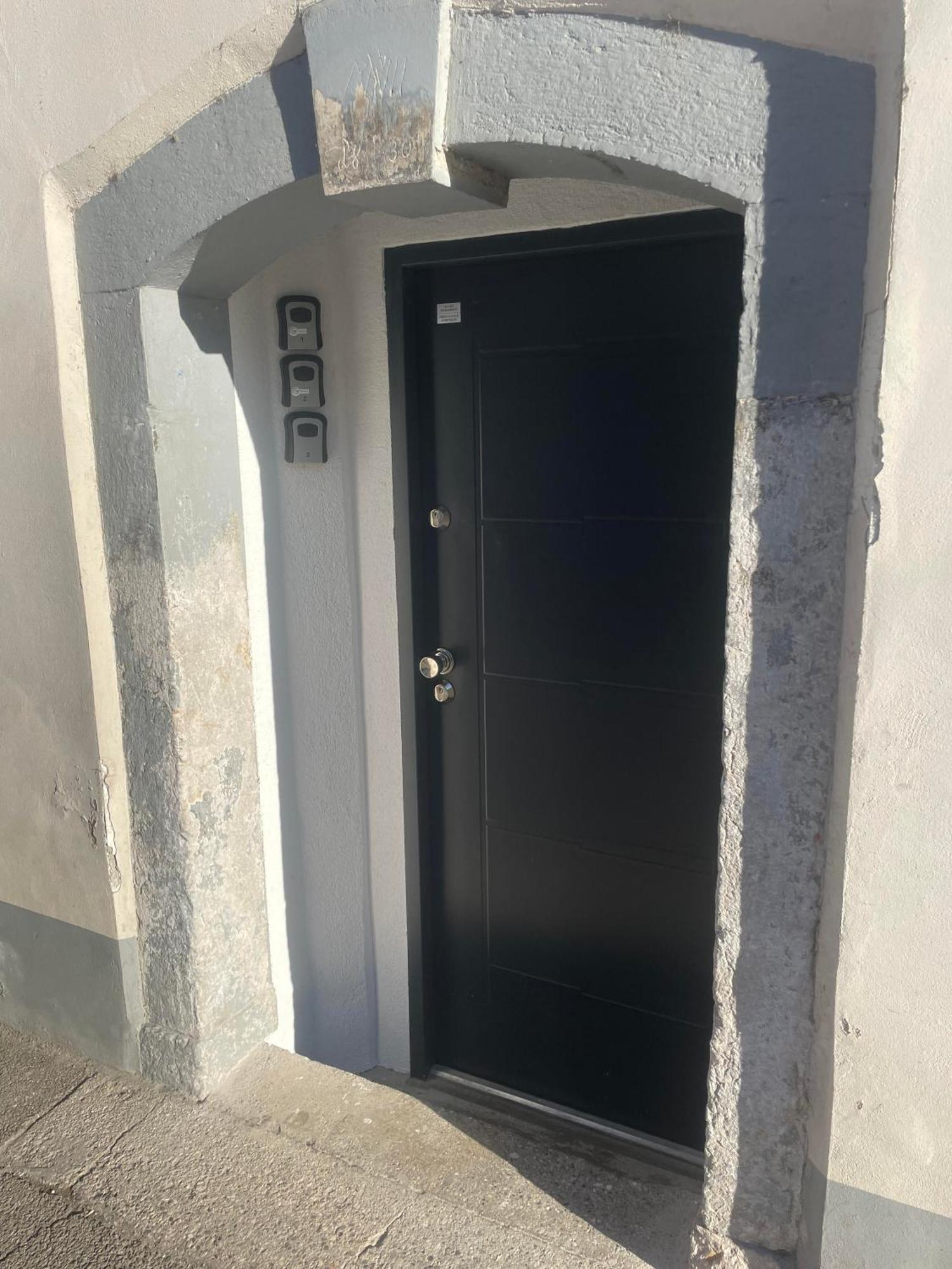 Gg Art Apartments III Любляна Екстериор снимка